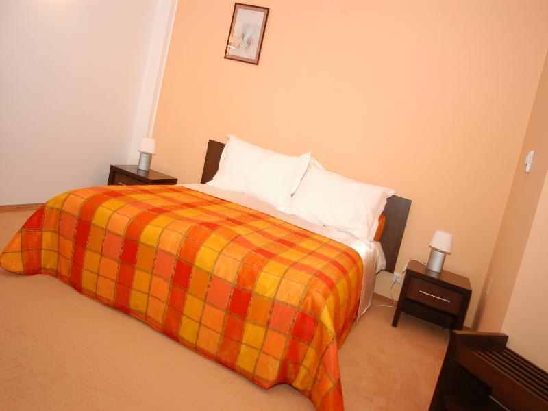 Celly Hotel Πιτέστι Εξωτερικό φωτογραφία