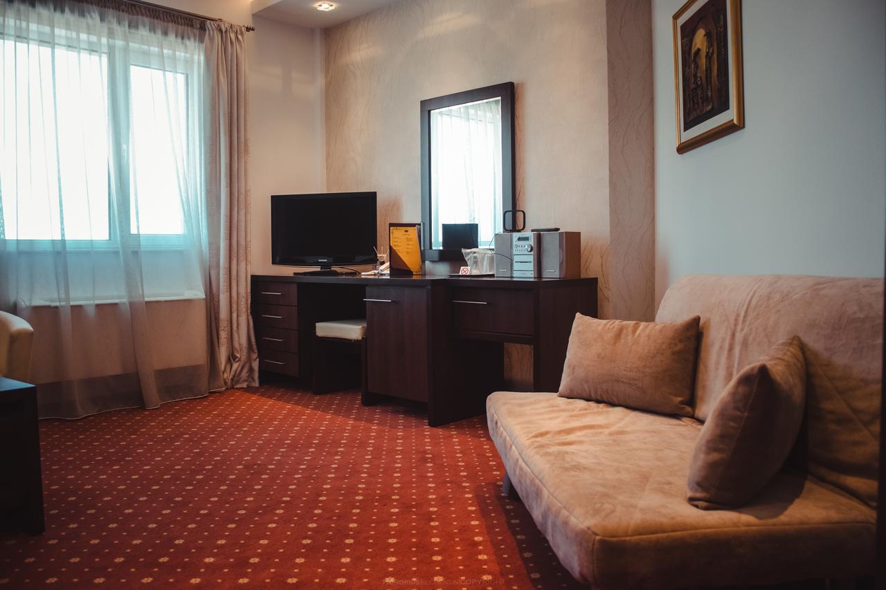 Celly Hotel Πιτέστι Εξωτερικό φωτογραφία