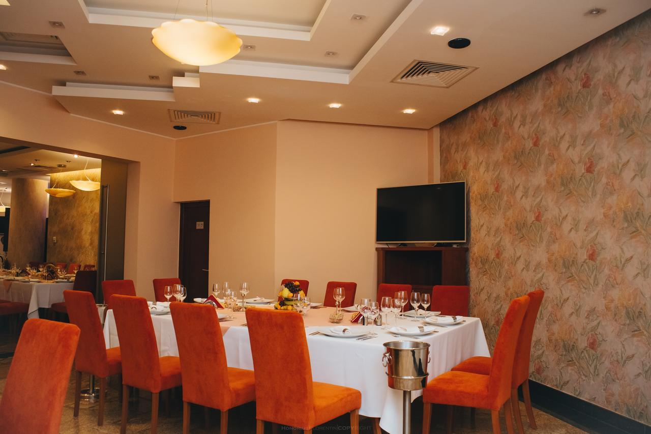 Celly Hotel Πιτέστι Εξωτερικό φωτογραφία