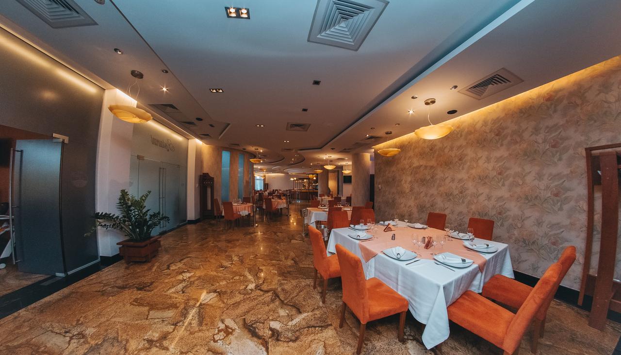 Celly Hotel Πιτέστι Εξωτερικό φωτογραφία
