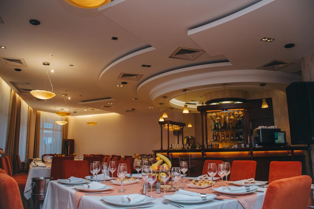 Celly Hotel Πιτέστι Εξωτερικό φωτογραφία