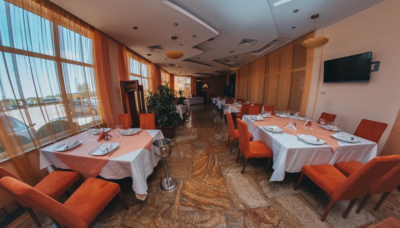 Celly Hotel Πιτέστι Εξωτερικό φωτογραφία