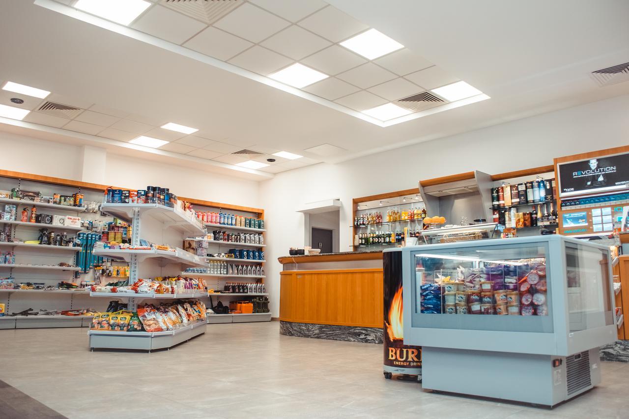 Celly Hotel Πιτέστι Εξωτερικό φωτογραφία