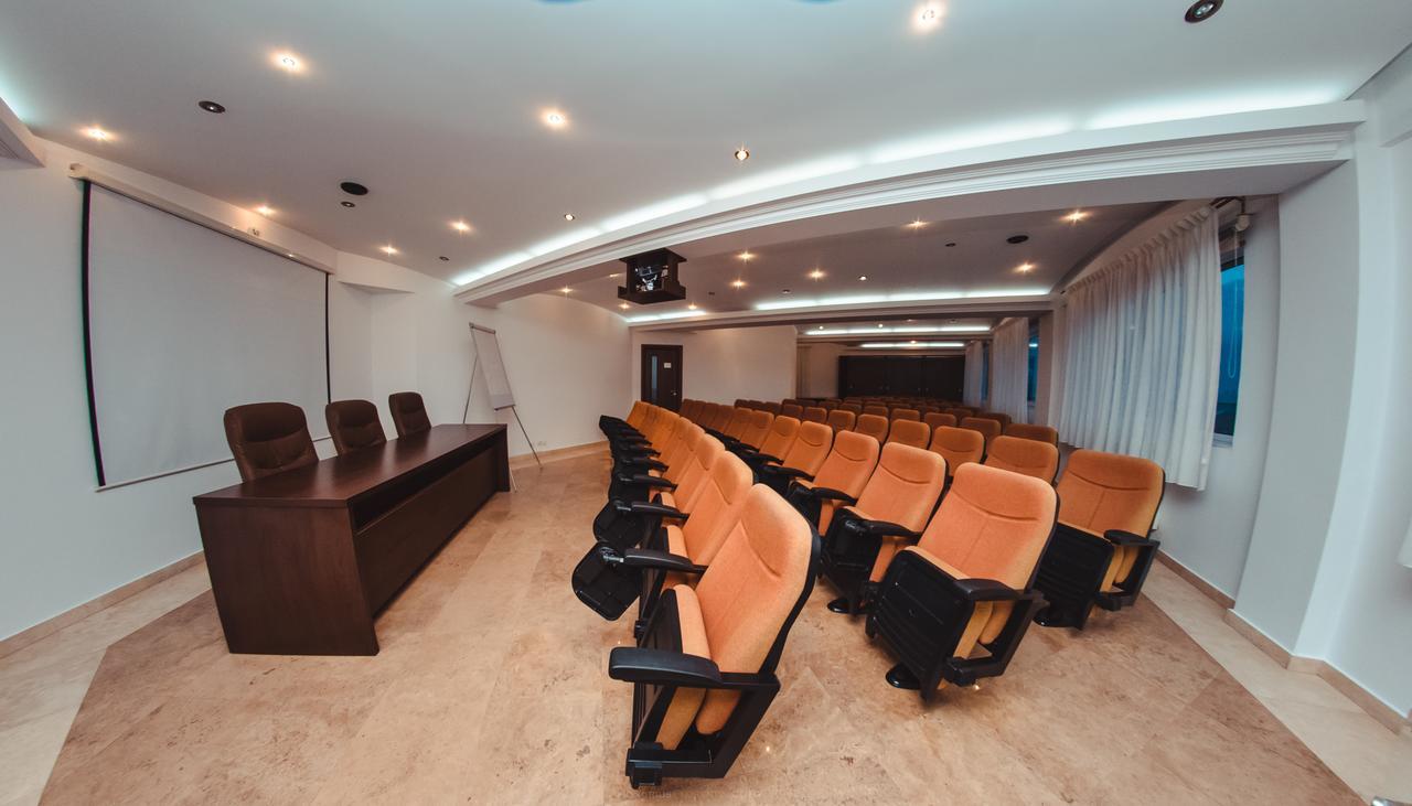 Celly Hotel Πιτέστι Εξωτερικό φωτογραφία