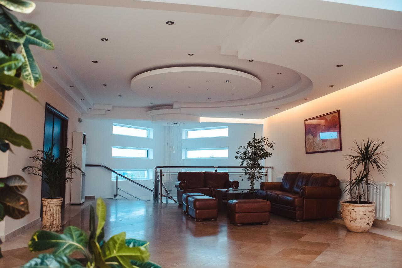 Celly Hotel Πιτέστι Εξωτερικό φωτογραφία