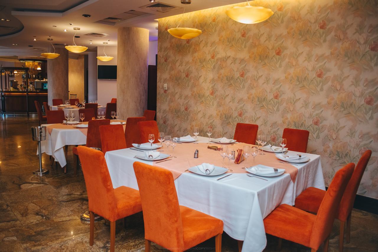 Celly Hotel Πιτέστι Εξωτερικό φωτογραφία