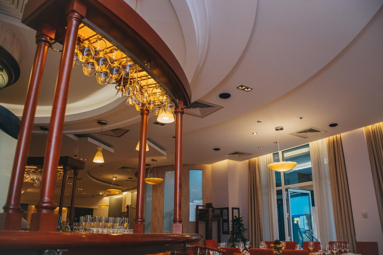 Celly Hotel Πιτέστι Εξωτερικό φωτογραφία