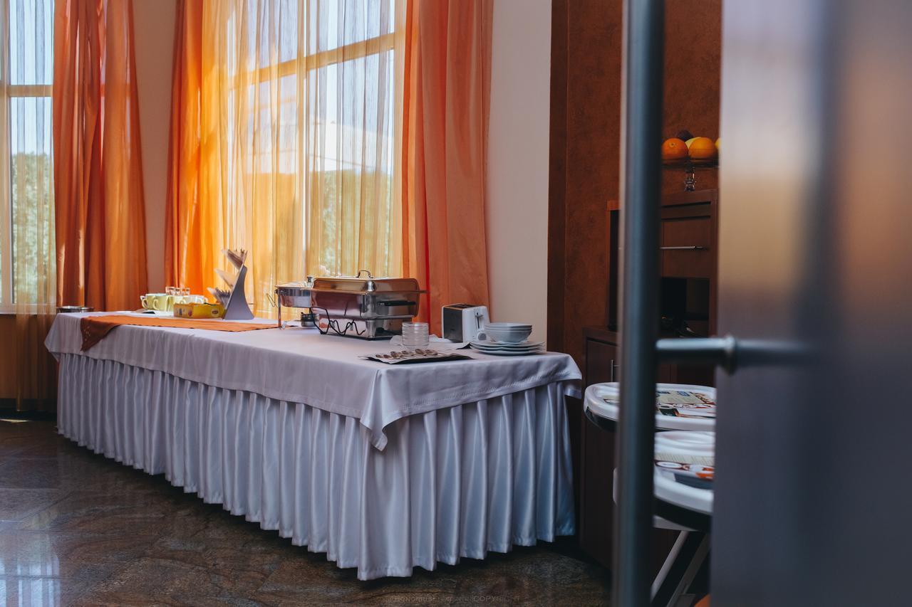 Celly Hotel Πιτέστι Εξωτερικό φωτογραφία