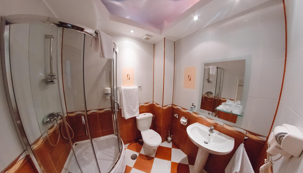 Celly Hotel Πιτέστι Εξωτερικό φωτογραφία