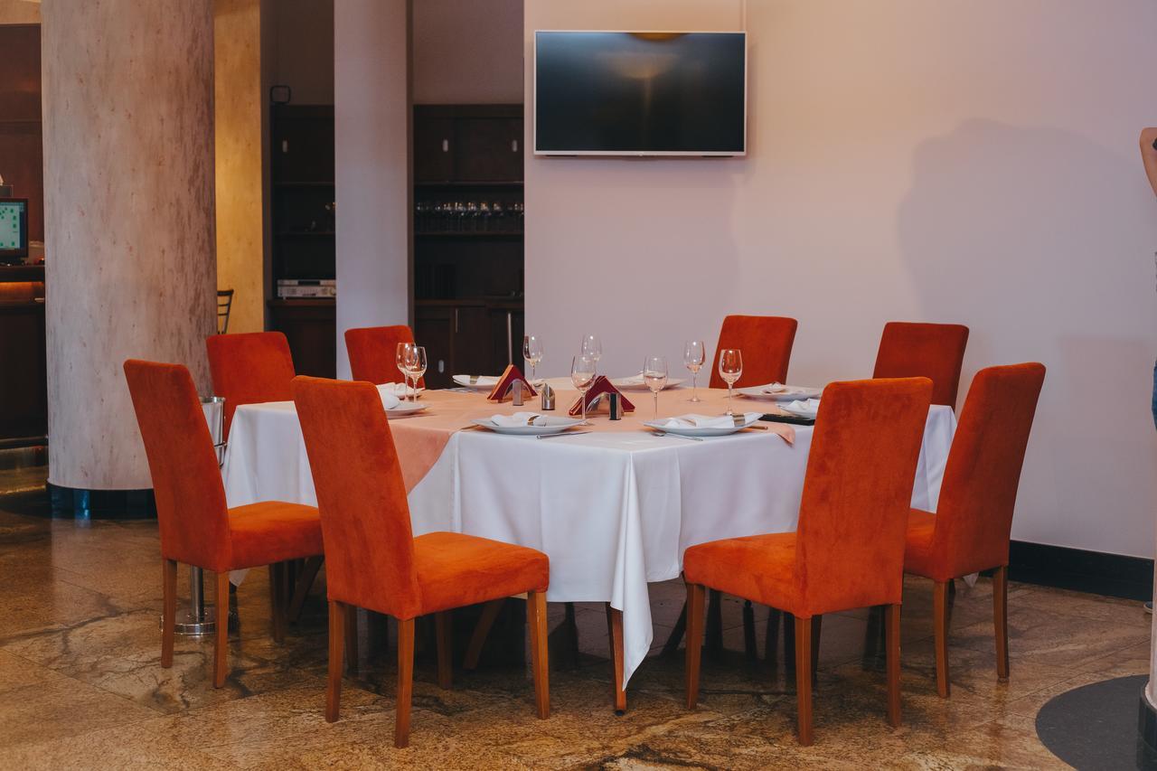 Celly Hotel Πιτέστι Εξωτερικό φωτογραφία